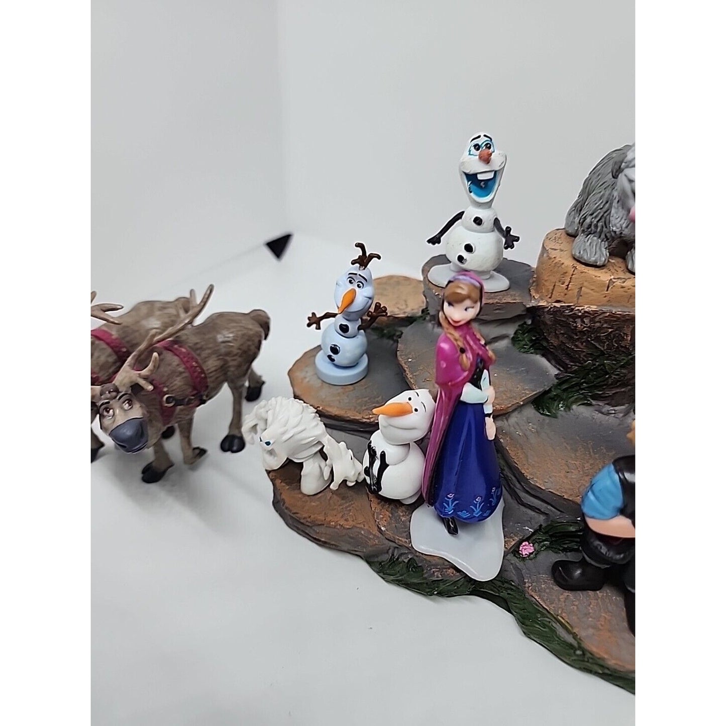 Disney Mattel Frozen Toy Figures Lot of 10 Toppers Kristoff Anna Elsa Olaf Sven