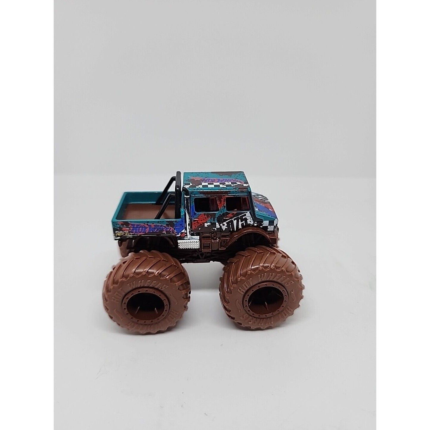 Hot Wheels Monster Trucks Off Road Race Mercedes Unimog Mattel Muddy Truck