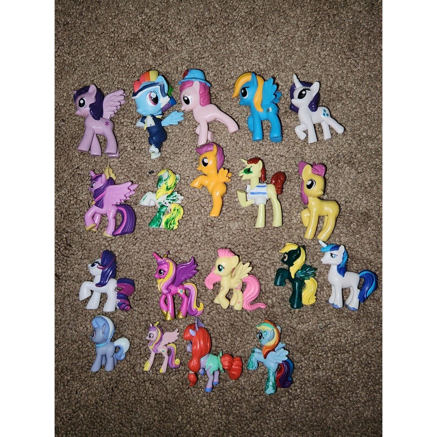 My Little Pony MLP Lot of 15+ Assorted Mini Figurines Hasbro