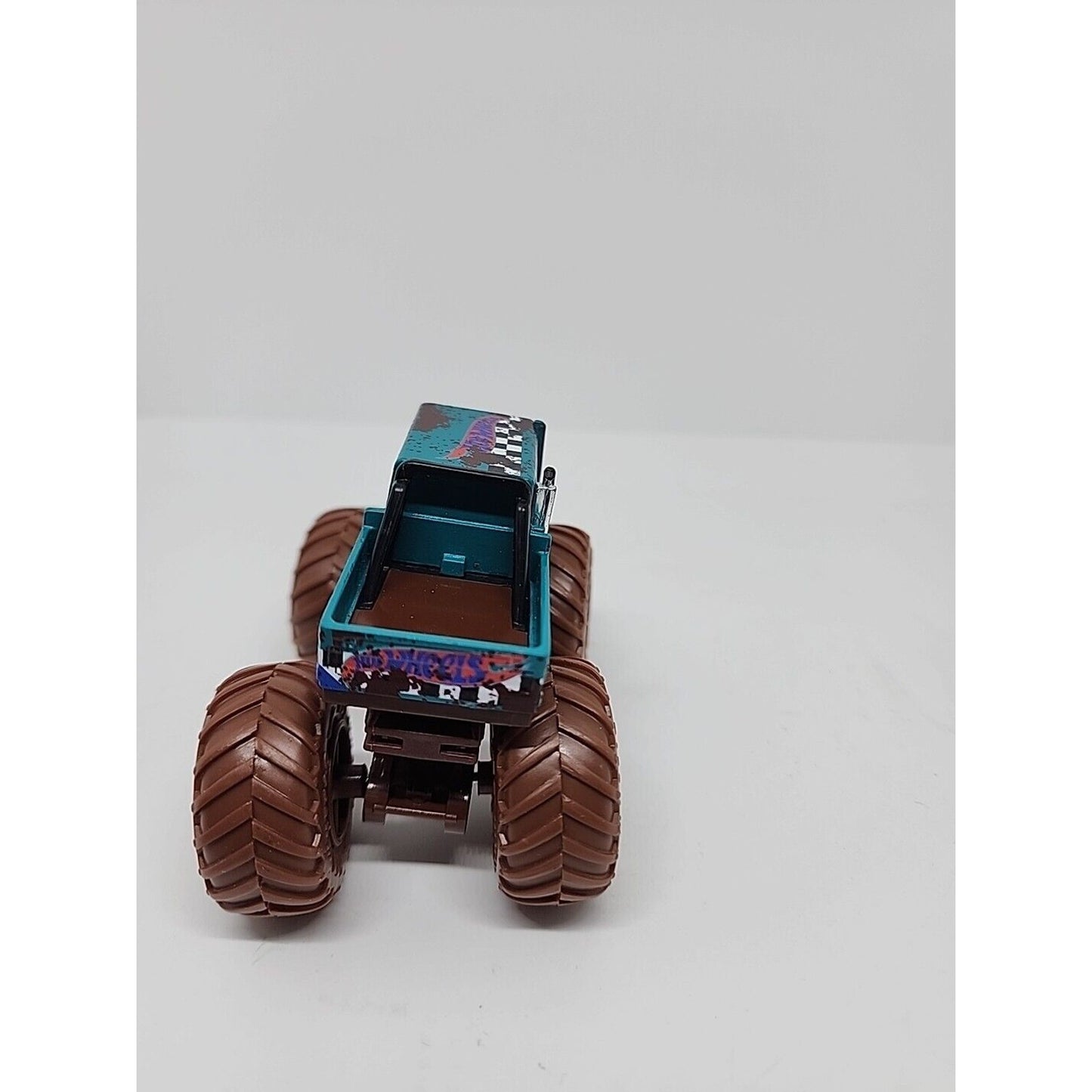 Hot Wheels Monster Trucks Off Road Race Mercedes Unimog Mattel Muddy Truck