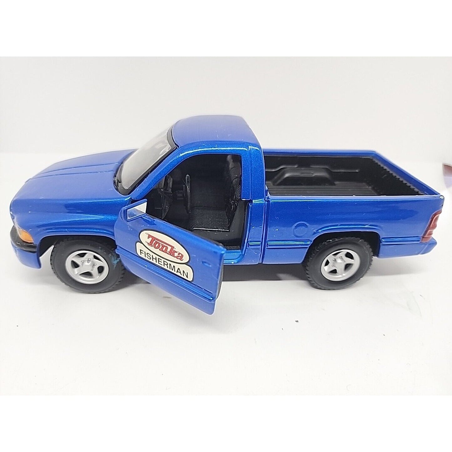 Tonka Dodge Ram Pickup Blue Fisherman 1:24 RARE Maisto